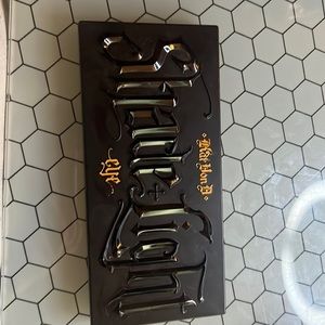 Kat Von D Shade & Light Eyeshadow - USED
